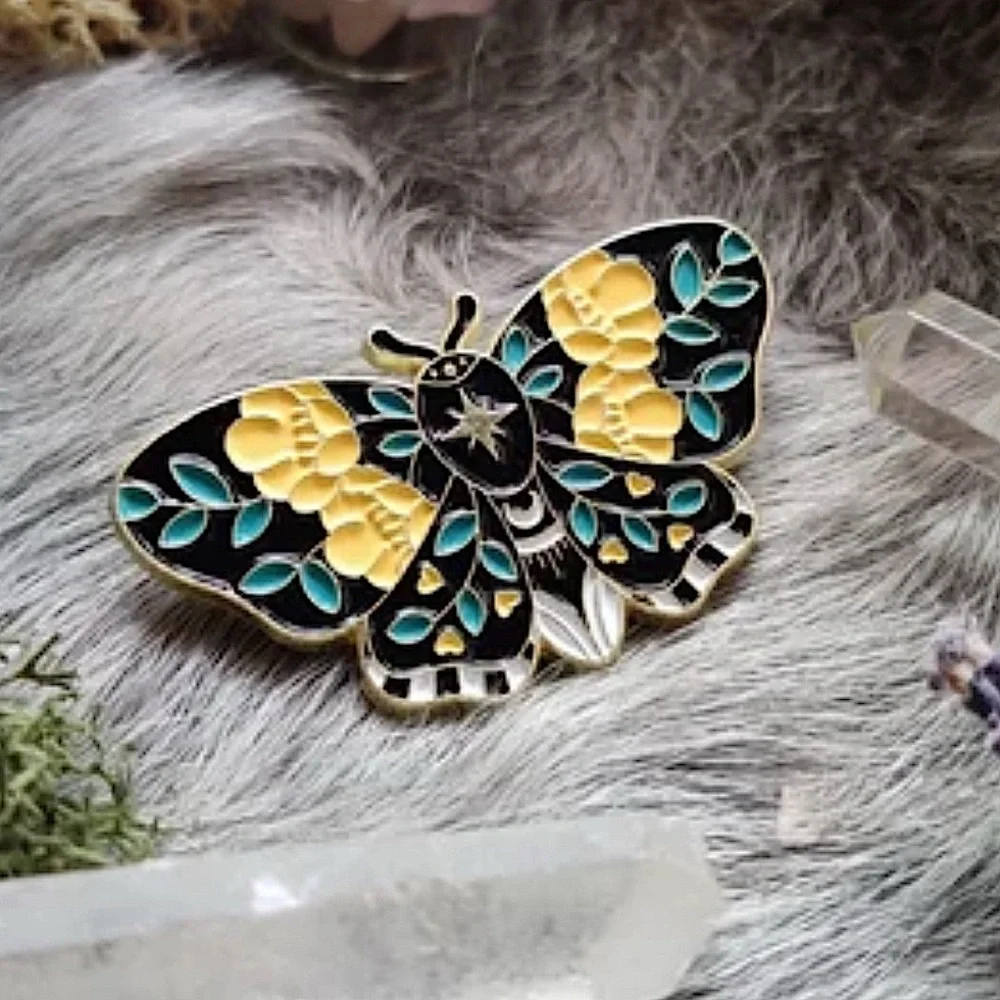Vintage Style Black & Yellow Ornate Floral Butterfly Enamel Pin Brooch - Picture 2 of 2